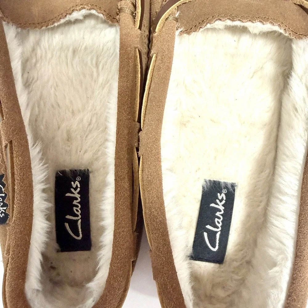 Clark's Womens Suede Moccasin Loafers Size 8 Brown Fur Lined Casual Comfort Cozy